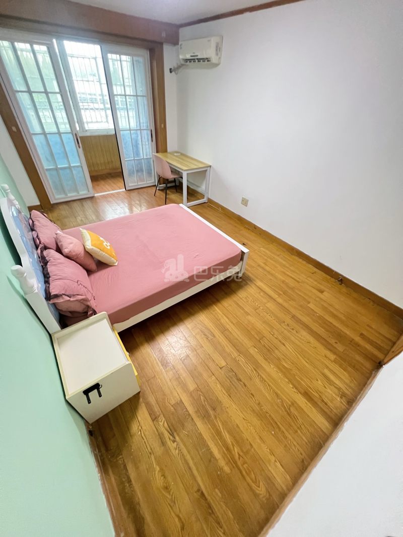 新中新村（水电路583弄）13977839卧室图1