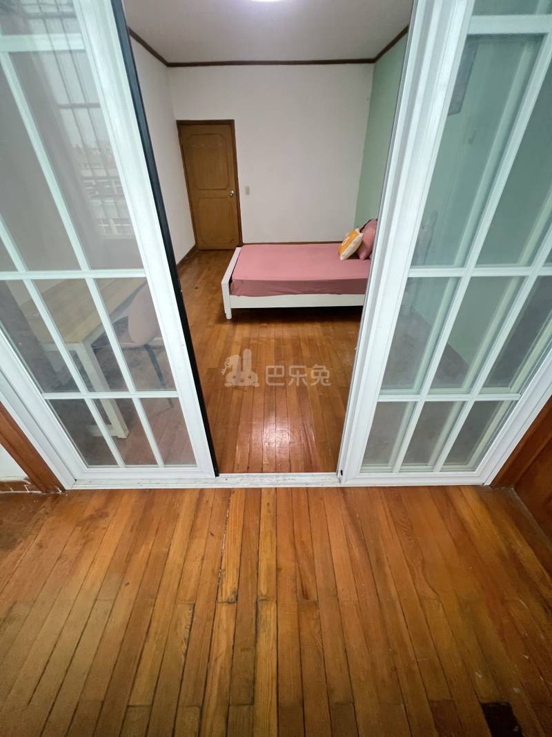 新中新村（水电路583弄）13977839卧室图4