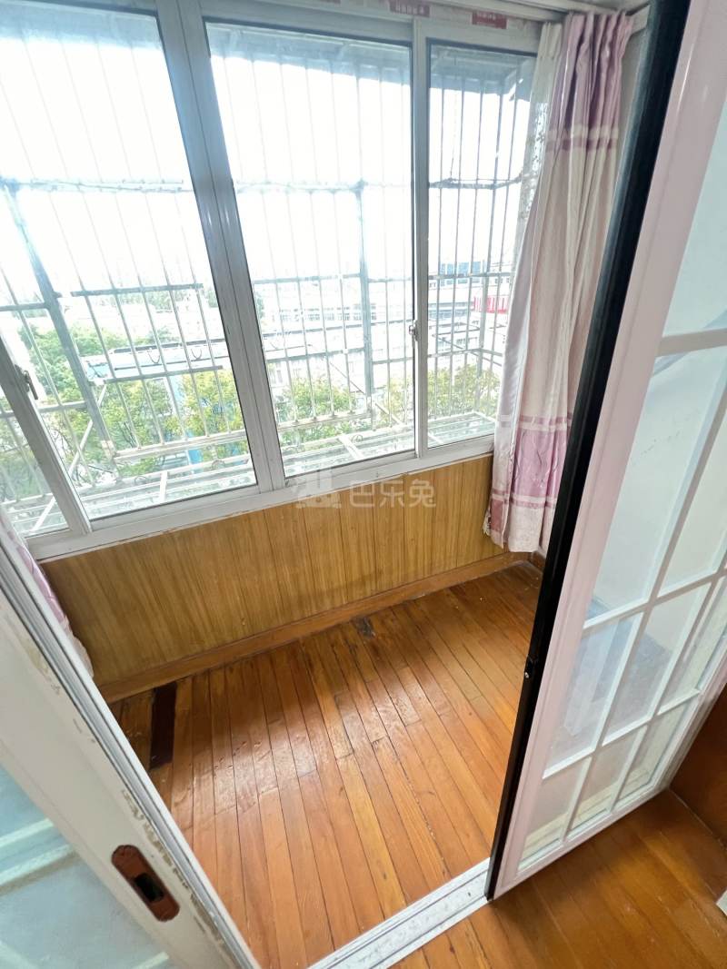 新中新村（水电路583弄）13977839卧室图5