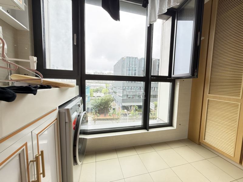 前滩东方悦耀14002282客厅图4