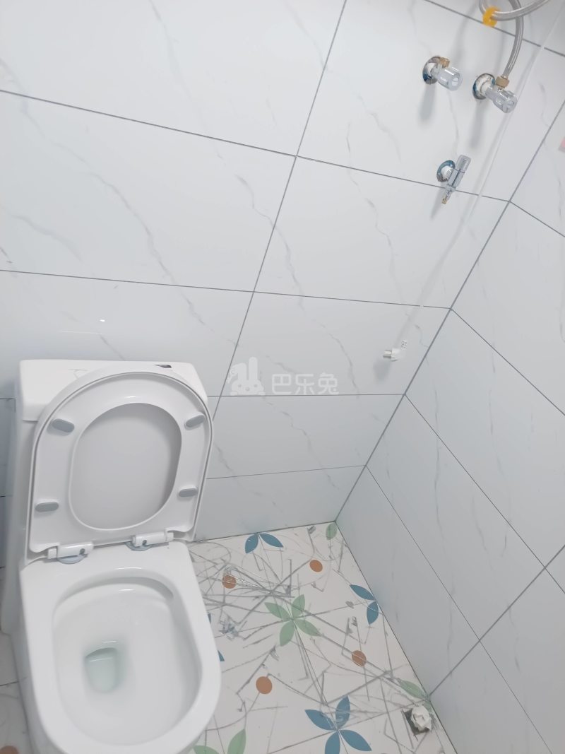 金地天逸3期14011918卫生间图5