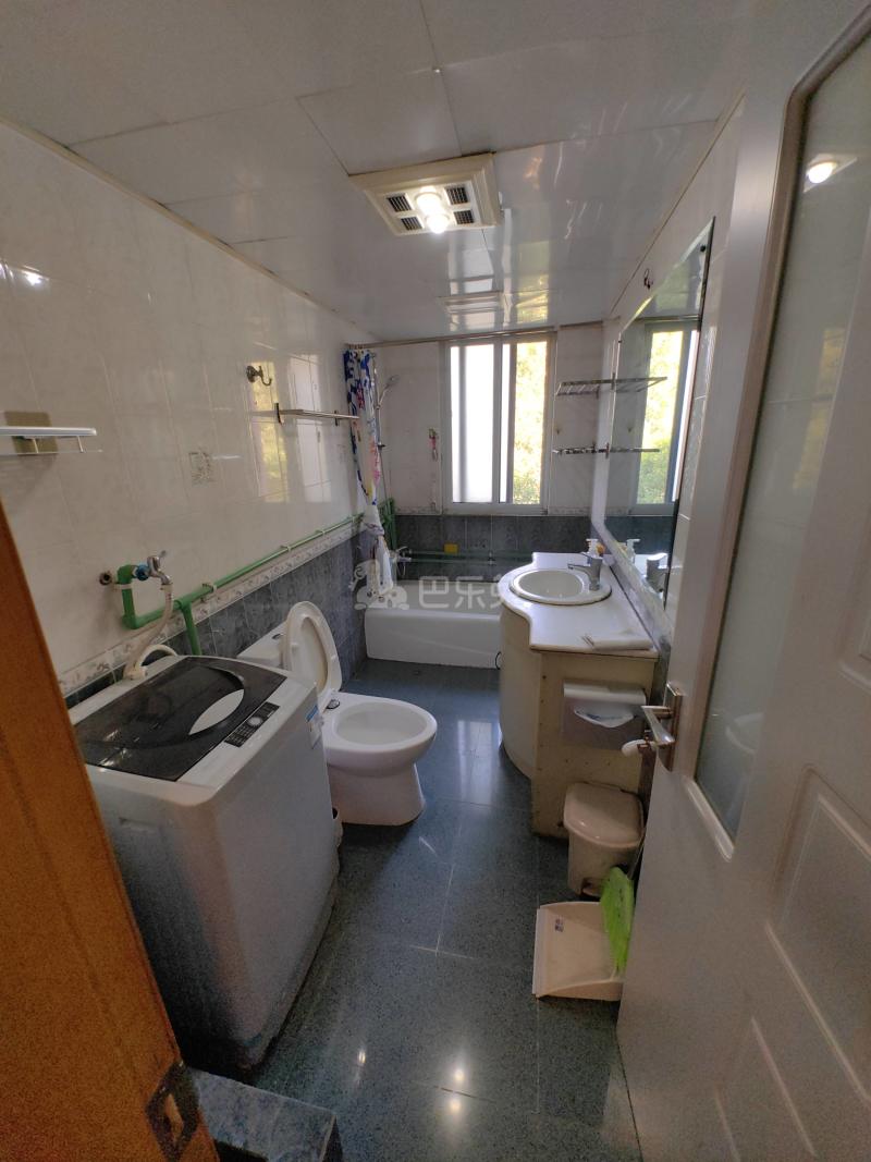 东航龙华苑14019530卫生间图12