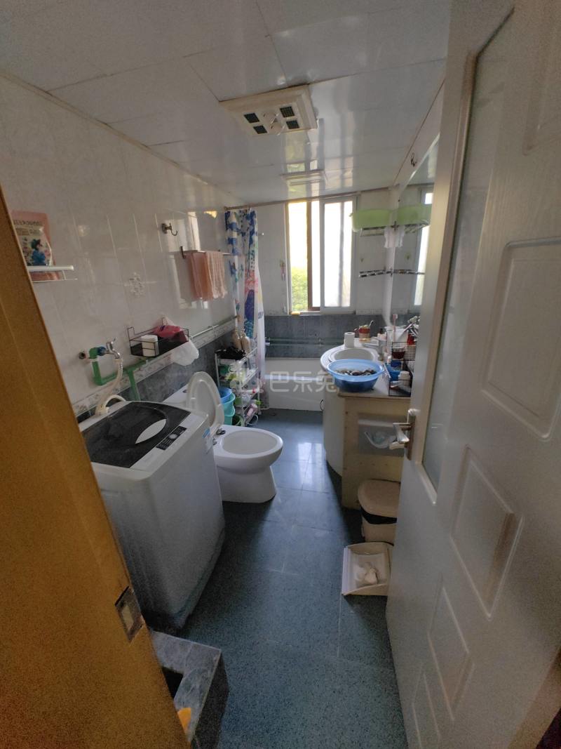 东航龙华苑14019530卫生间图11