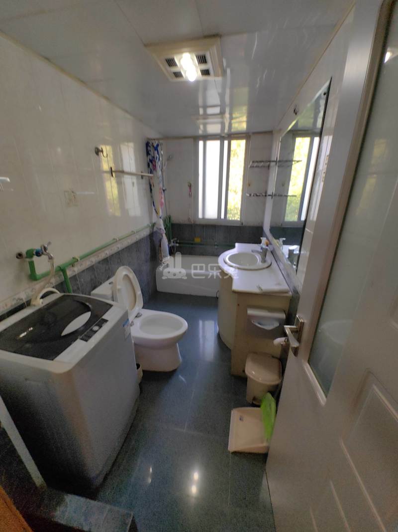 东航龙华苑14019530卫生间图15