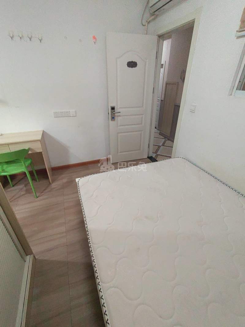 富源公寓（长青路店）14044944卧室图3