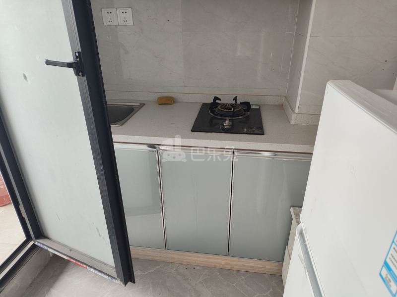 翔瑞新苑东区（鹤槎路182弄）14047570厨房图4