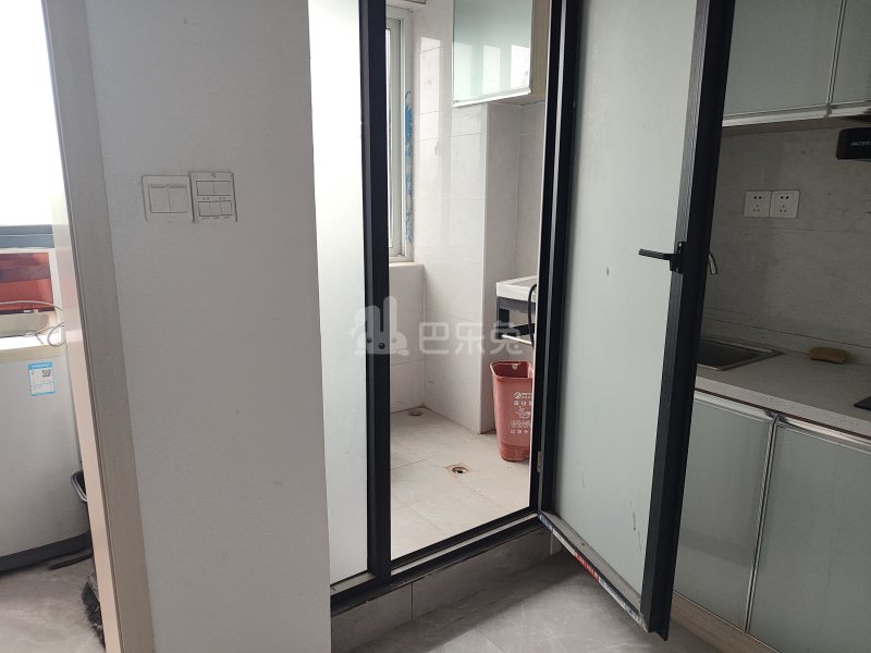 翔瑞新苑东区（鹤槎路182弄）14047570卧室图3