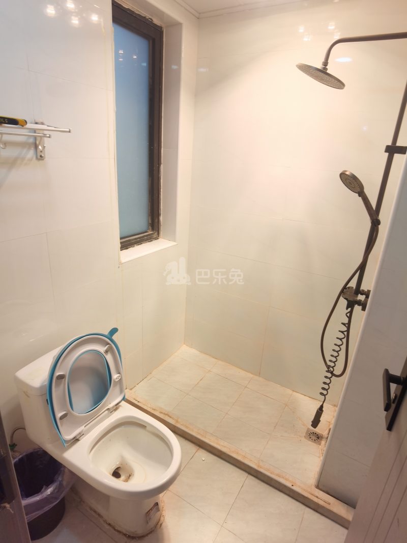 惠诚悦华里14061283卫生间图5