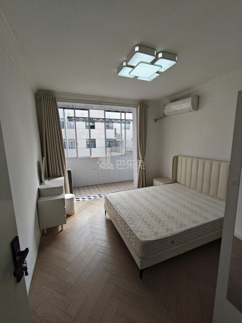 莘庄镇西街317弄14063405卧室图0