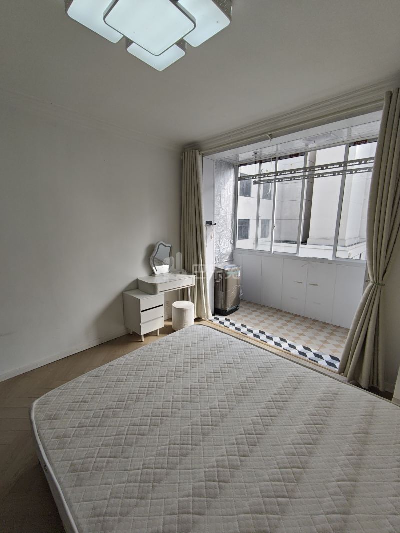 莘庄镇西街317弄14063405卧室图1