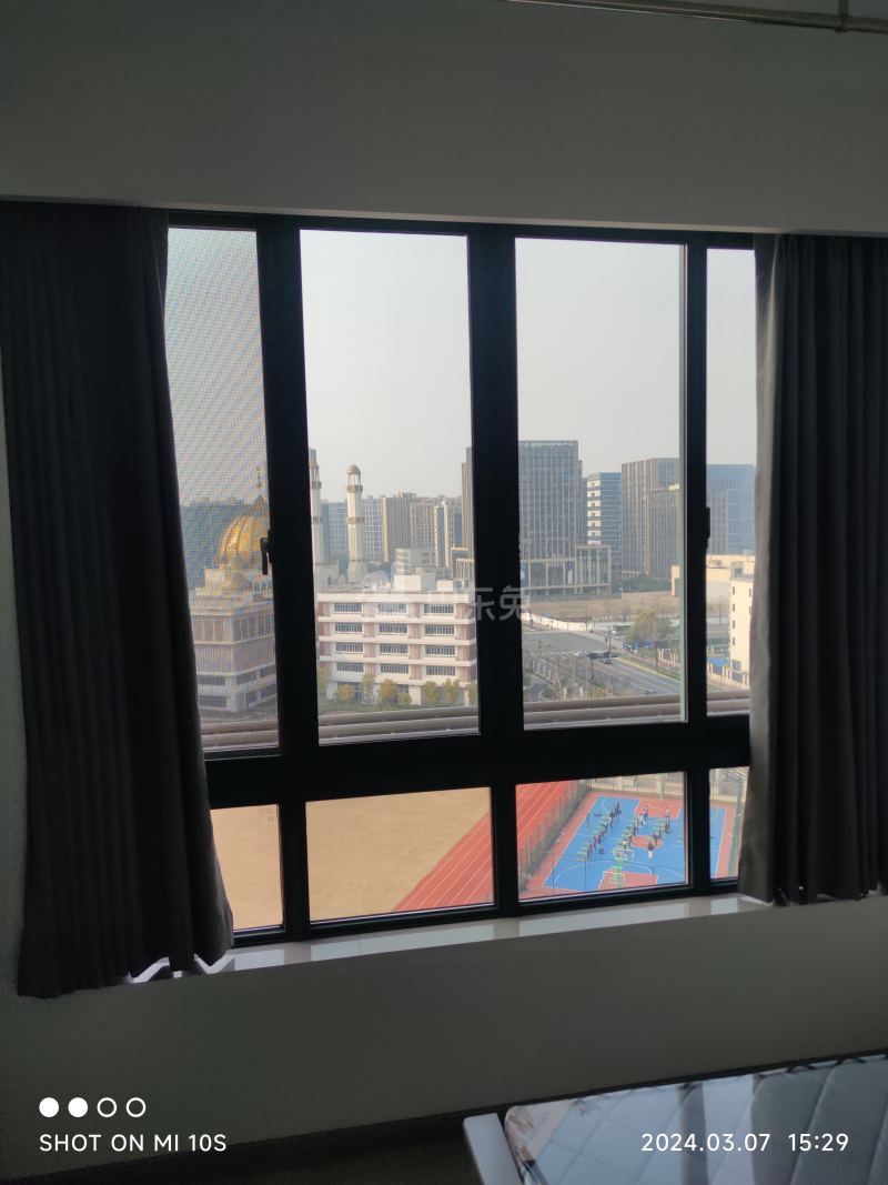 三堡东苑14069432卧室窗户图8