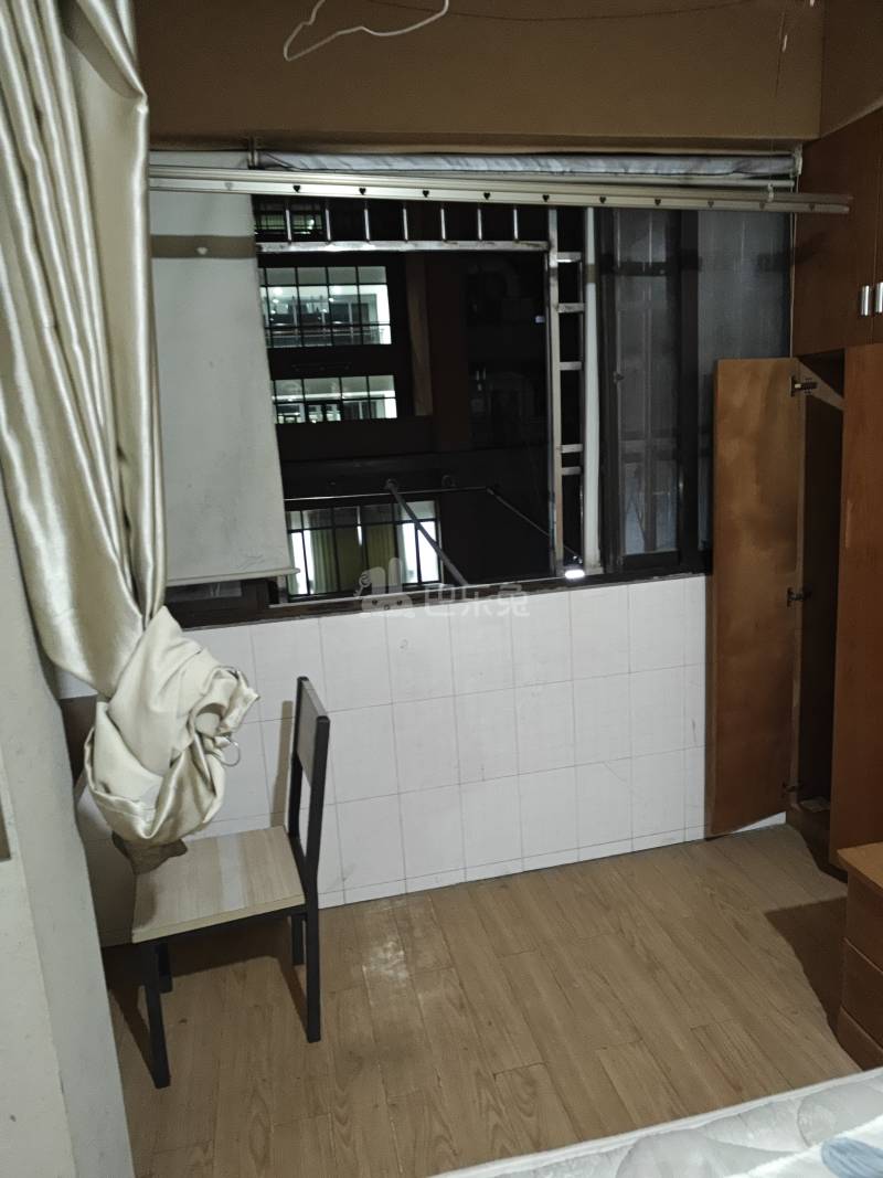 莲花新村14073525卧室窗户图10