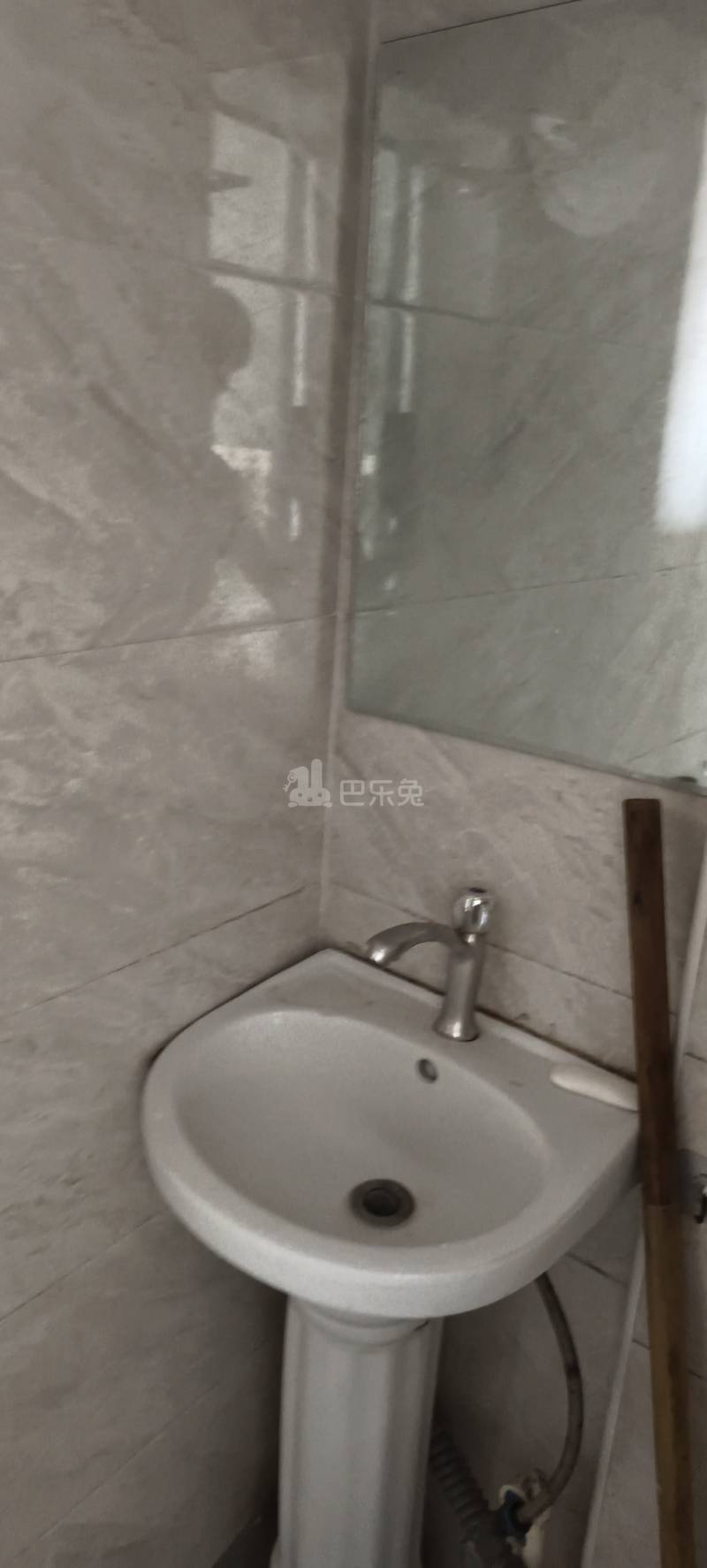 汤巷馨村北区1407298卫生间图5