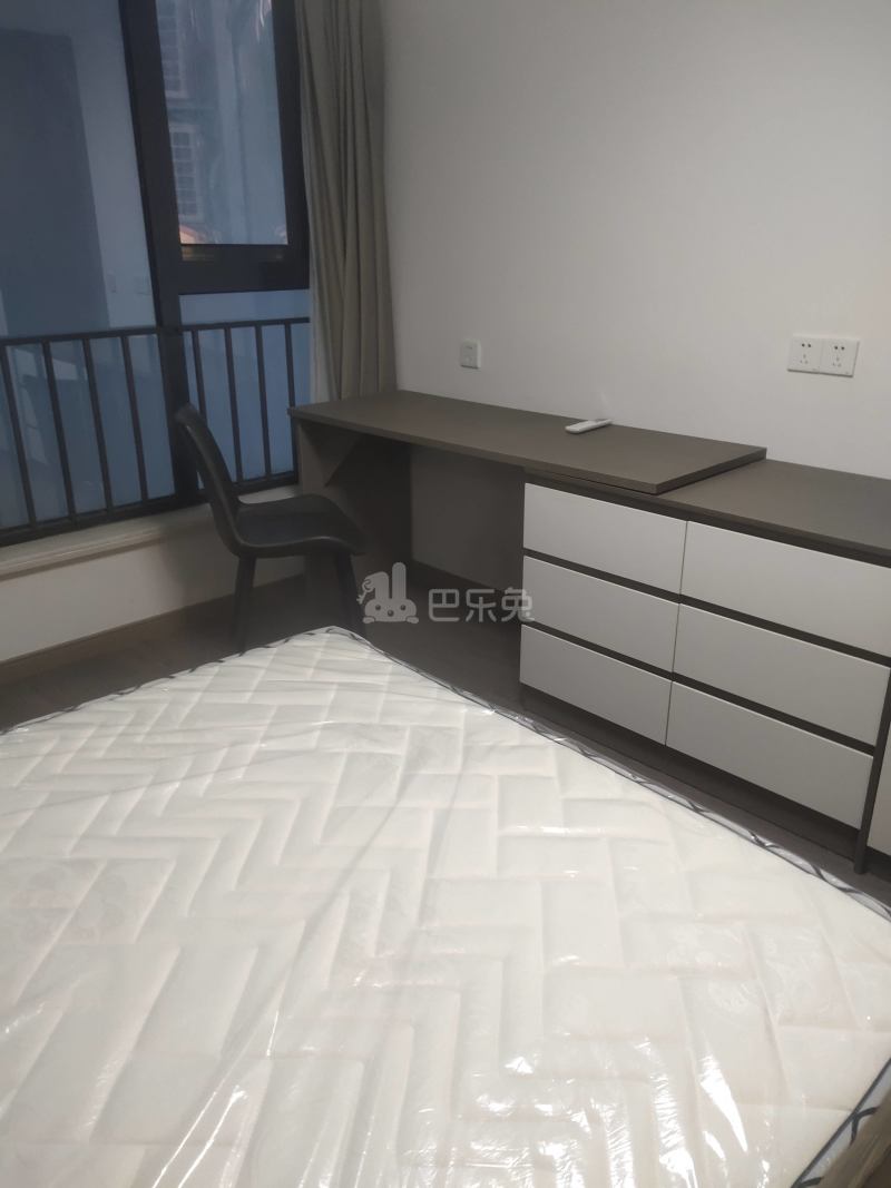 保利融信和光尘樾14079335卧室图1