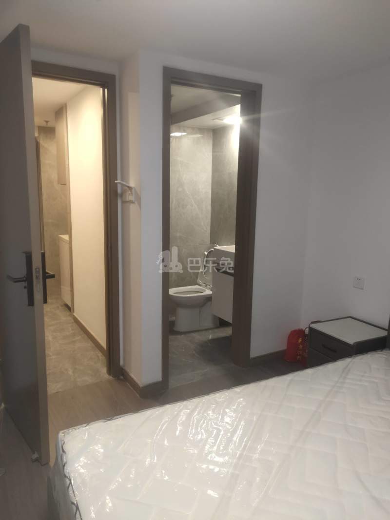 保利融信和光尘樾14079335卧室图2