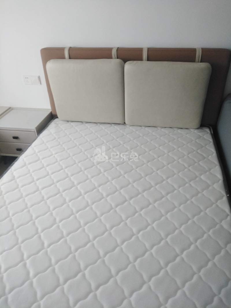 德信空港城14082701卧室图2