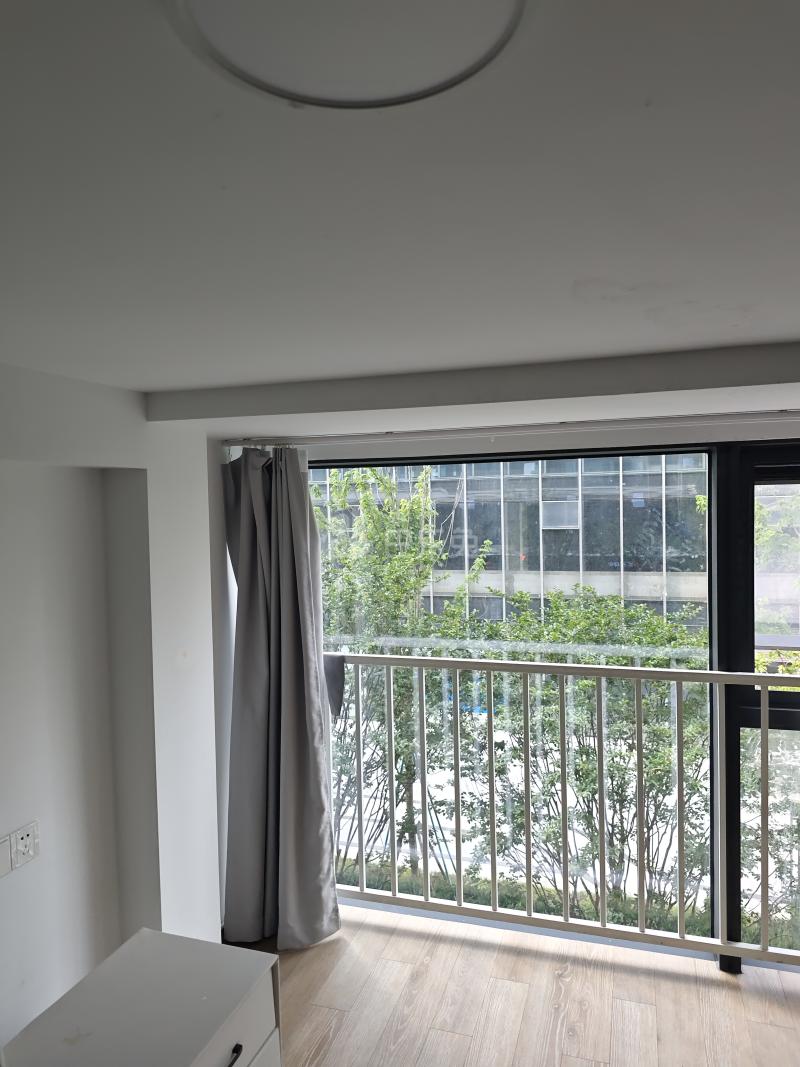 德信空港城14082708卧室窗户图7