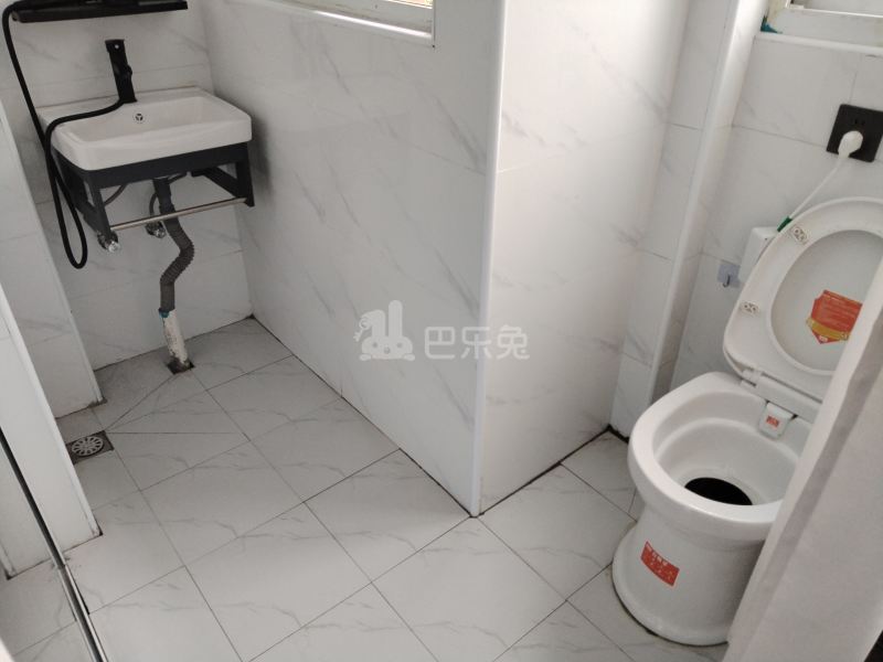 美罗家园蓉庭14135711卫生间图5