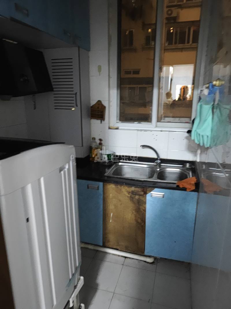 龙山小区11643292卫生间图3