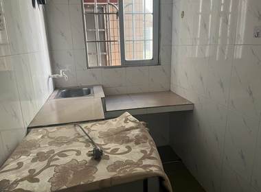 黄村南胜里上六巷8号 1室0厅1卫