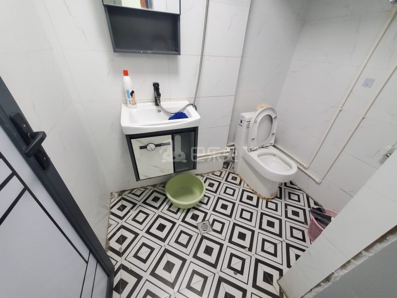 金城花园14193767卫生间图5