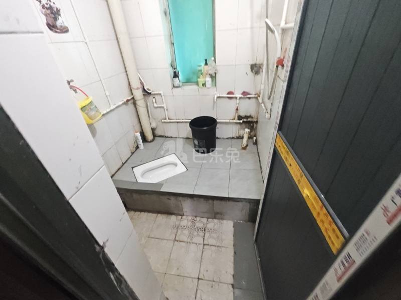 月亮湾花园1419376卫生间图4