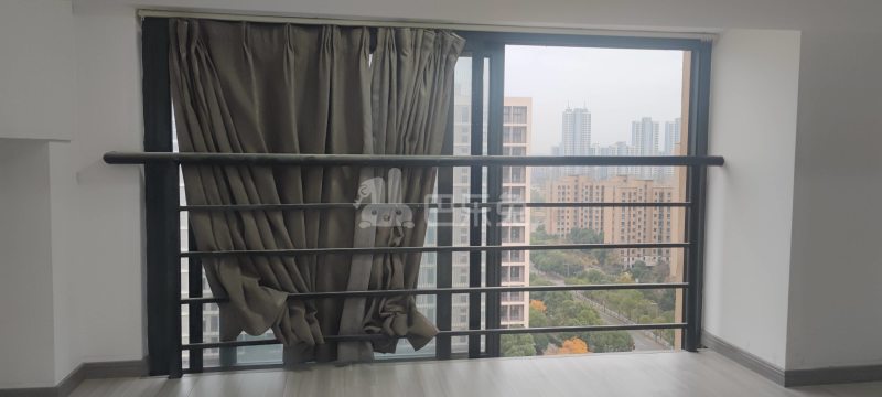 云屏路1520弄14210971卧室窗户图7