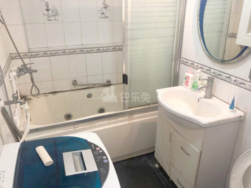 由由四村（严中路173弄）14227747卫生间图5