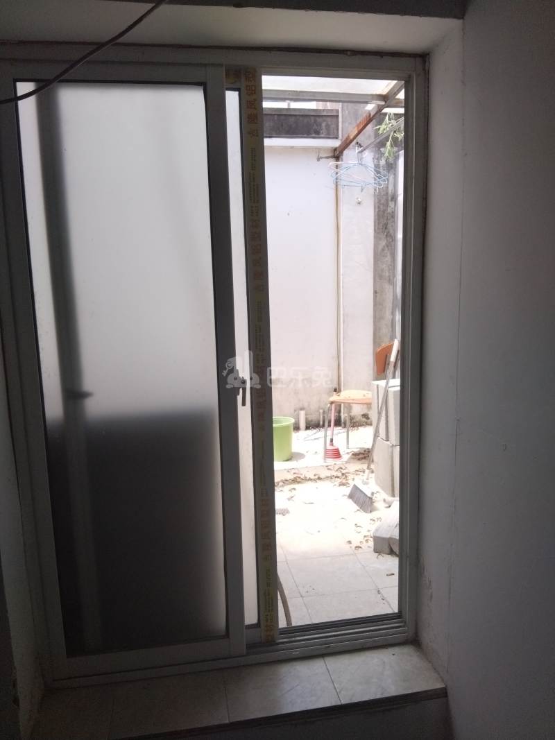 邻里苑1429242卧室窗户图5