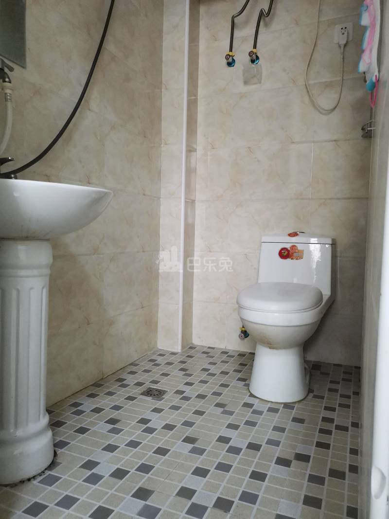 卫家角1431270卫生间图7
