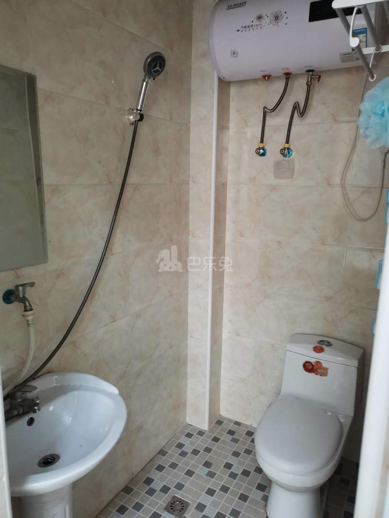 卫家角1431270卫生间图8