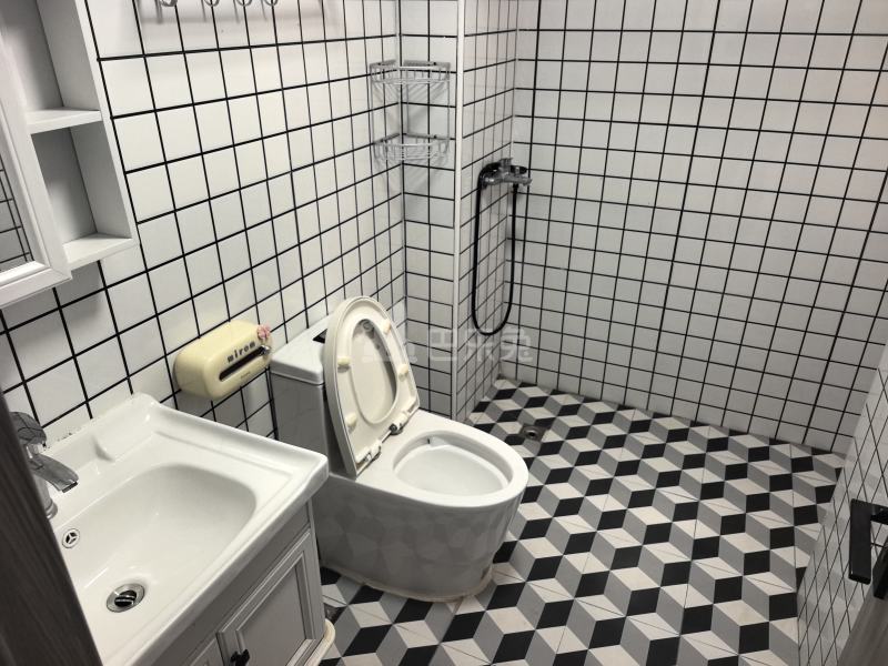 美罗家园罗秀苑1431338卫生间图10