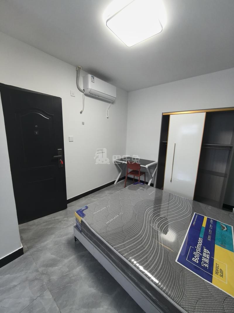 南芦公路28弄14322742卧室图2