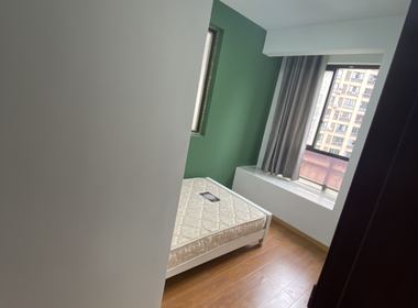 香逸湾南区 4室1厅1卫