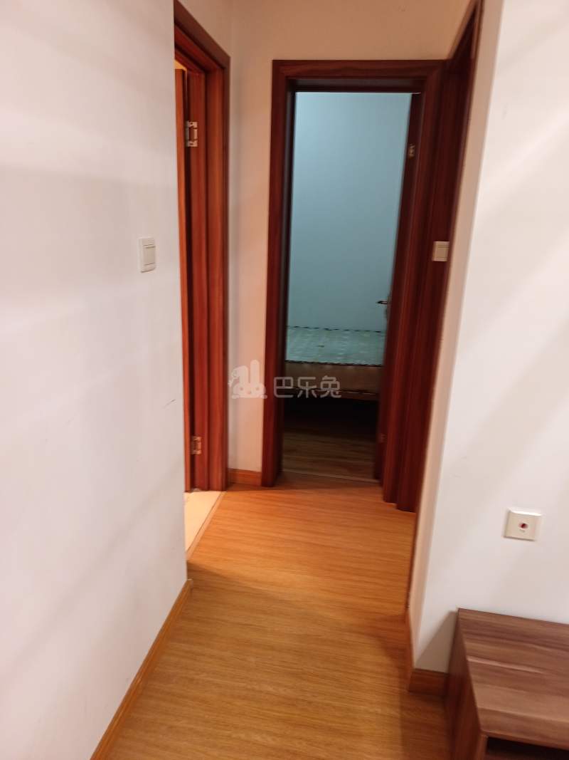 滨江裕花园14452650卧室图2