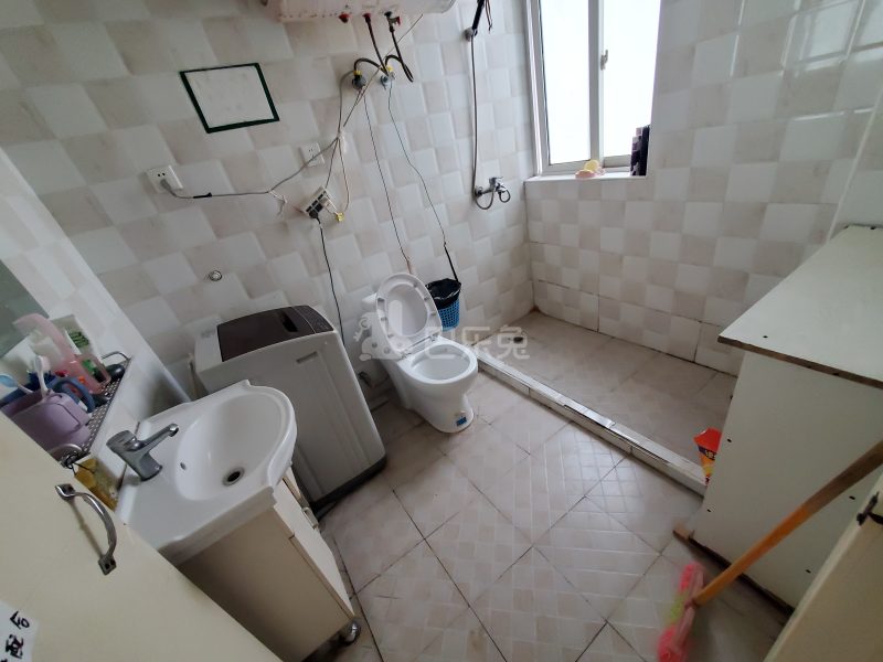 花望新村14457108卫生间图6