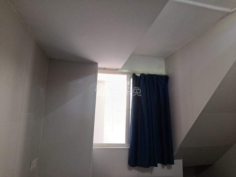 河曲路125号14479848卧室窗户图6