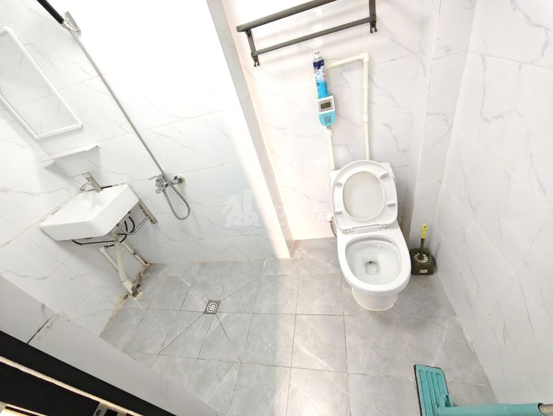 花苑新村14479850卫生间图5