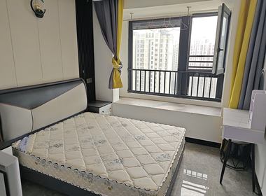 四季都会·荣万月城名邸 