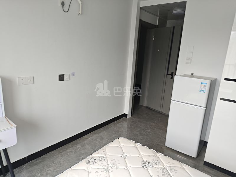 四季都会·荣万月城名邸14603750卧室图2