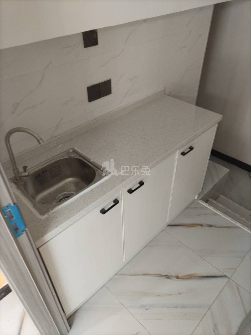 禹洲蓝爵14627917厨房图5