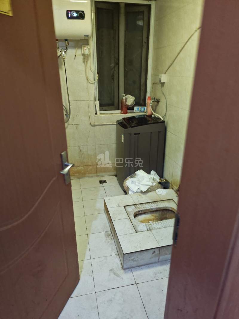 中春三水苑13579755卫生间图4