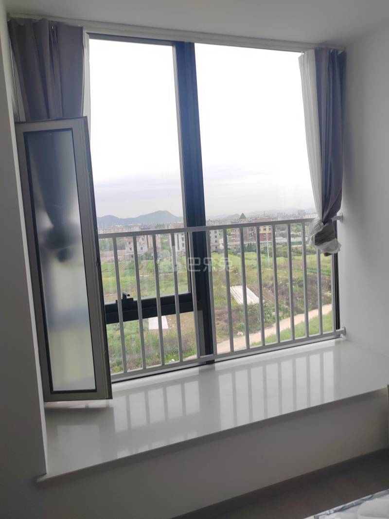 德信空港城14629777卧室窗户图5