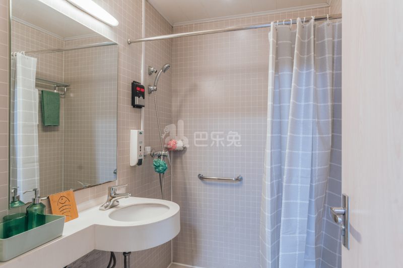 和典创意园14666272卫生间图6