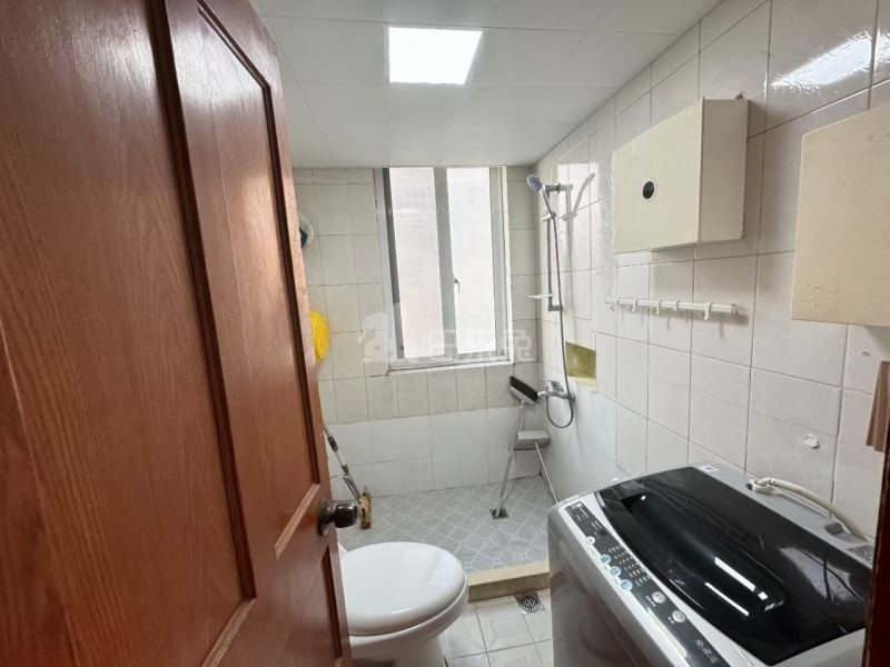 霍兰公寓14669781卫生间图3