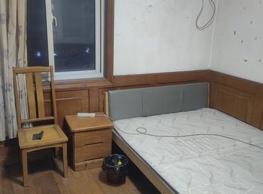 霍兰公寓 1室0厅1卫