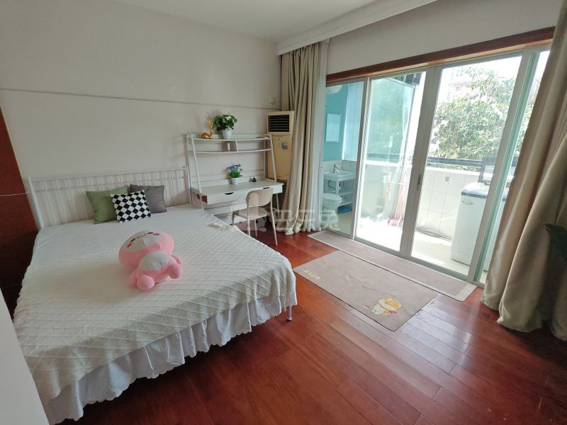 世界花园海华居14758879卧室图0