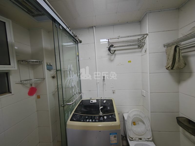 林厦小区14782182卫生间图5