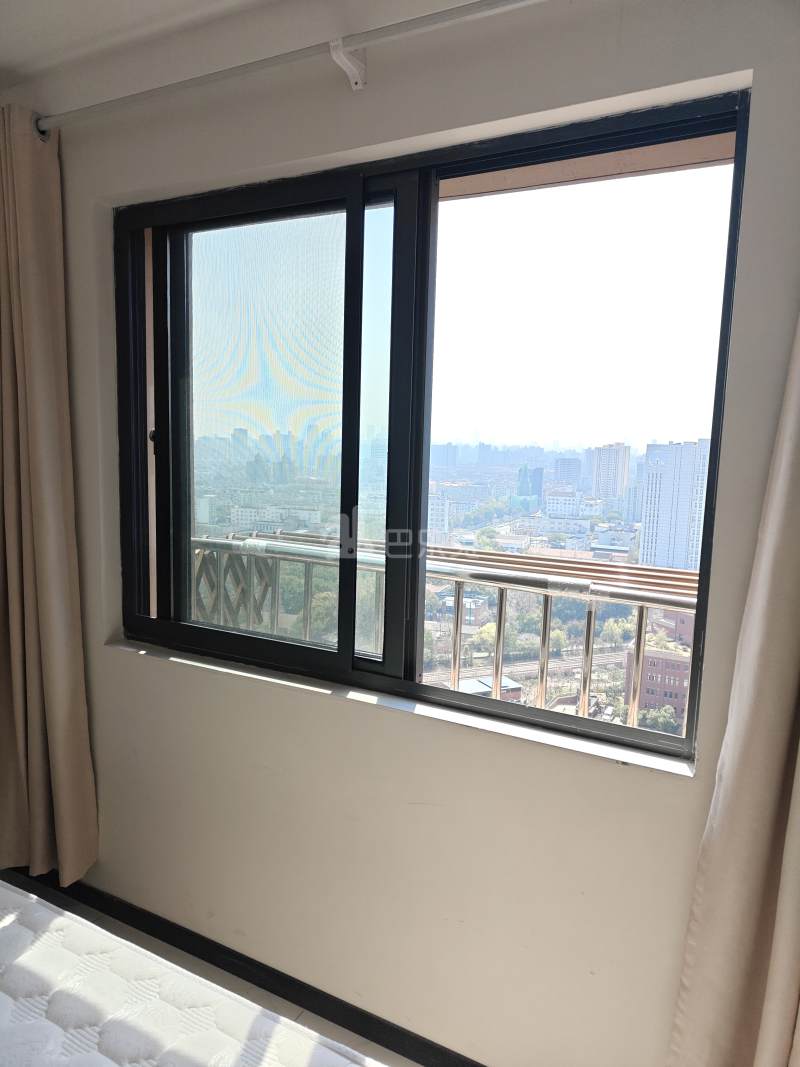 金枫里（彩虹湾居住区2期）14808375卧室窗户图8