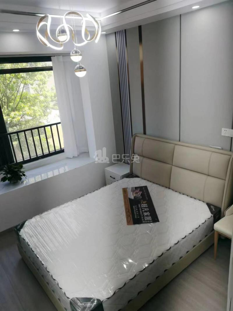 四季都会·荣万月城名邸14811309卧室图1